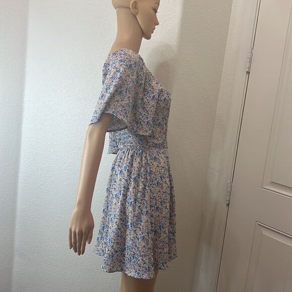 Sienna Sky Dress Size Small Sweet Heart Neck Short Sleeve Floral Mini Blue Pink - Picture 4 of 12